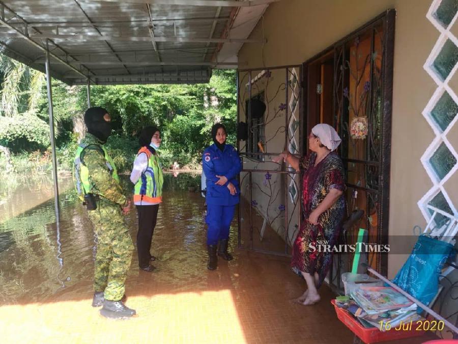 Floodwaters in Muar Tangkak recede only 159 at relief centres