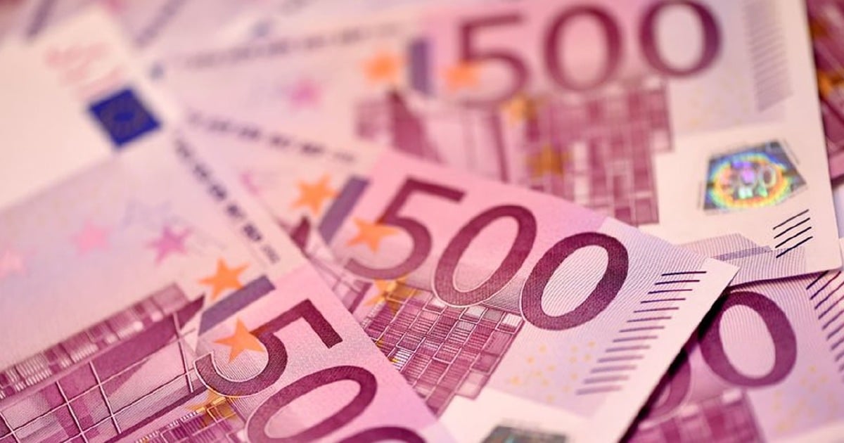 Euro us. Евро. Евро фото. 500 Euro. Деньги евро фото.