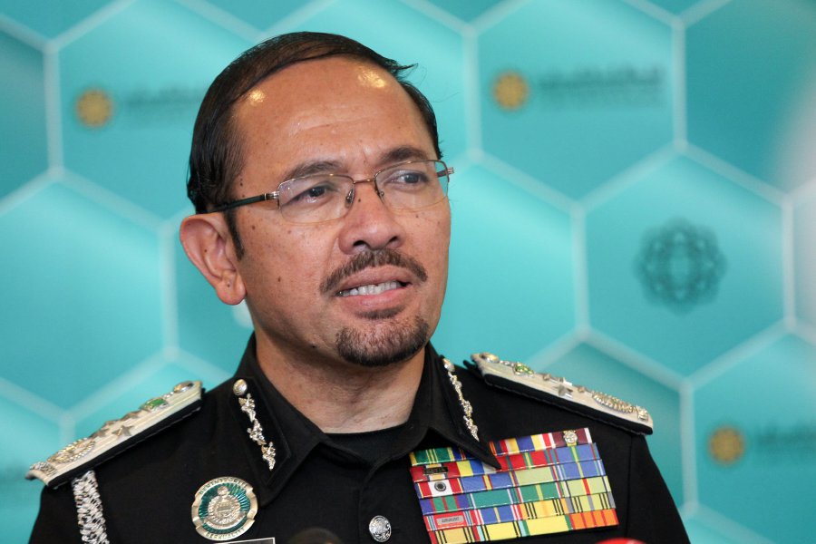 Foreign workers are not allowed to work in the frontline at restaurants, says Immigration Department director-general Datuk Seri Mustafar Ali. Pic by NSTP/ASYRAF HAMZAH