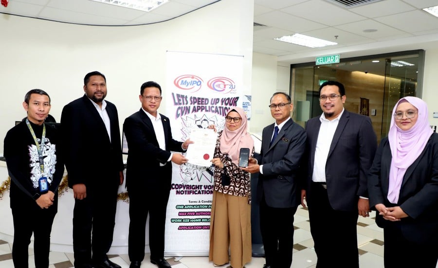 The Intellectual Property Corporation of Malaysia (MyIPO) has introduced the Copyright to You (CR2U) initiative, designed to process certification and notification of voluntary copyright for the Malaysian creative industry to just 30 minutes. 
