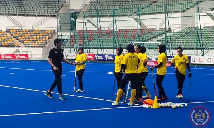 National women's coach Nasihin Nubli took a bold step when he named 12 newbies for the Asia Cup in Oman on Jan 21-28. -Pic credit to Facebook MHC
