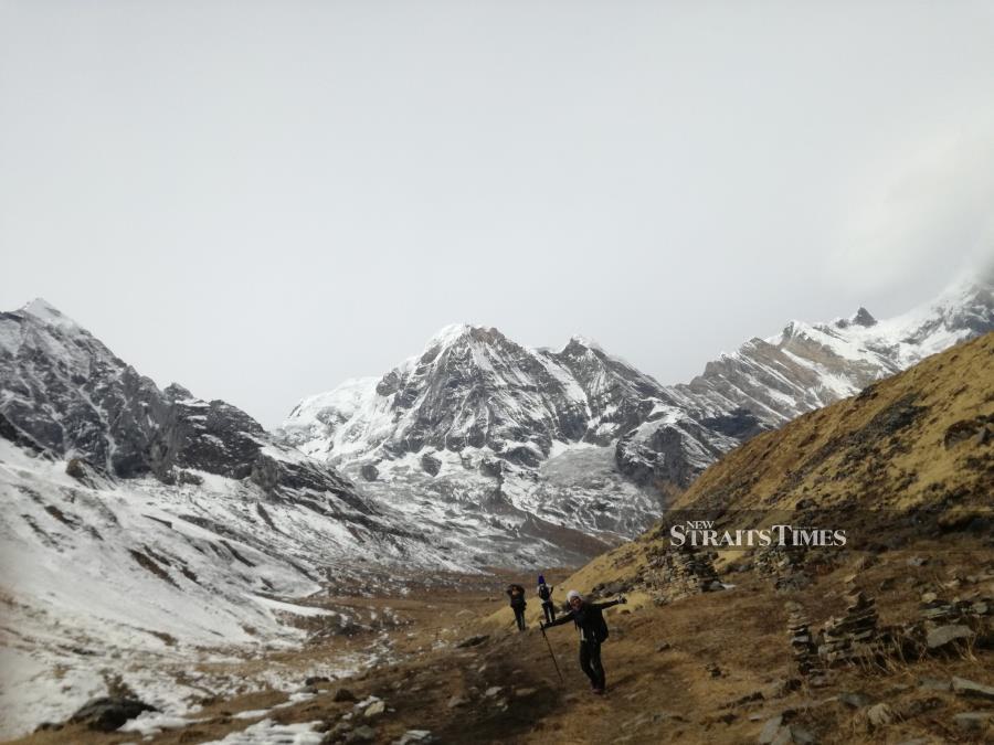 The trail en route to Annapurna Base Camp from the Machapuchare Base Camp.