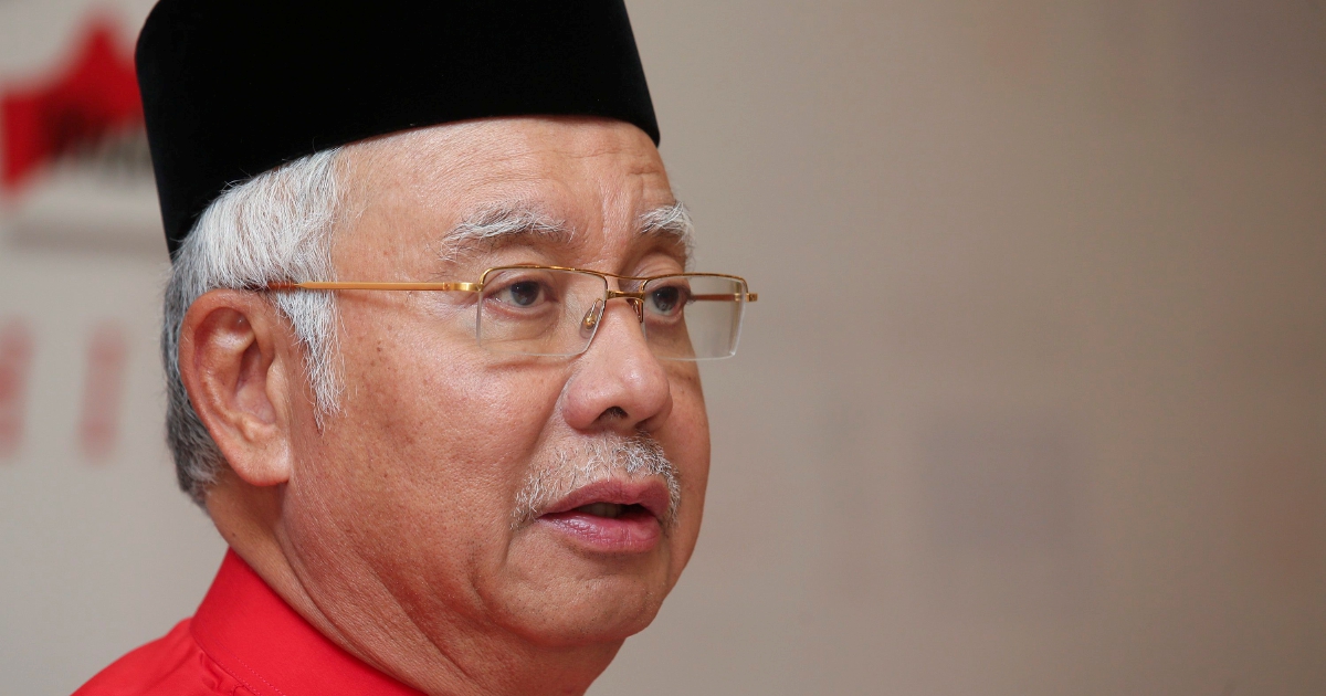 Najib takes a crack at Dr M over plans to stop BR1M 