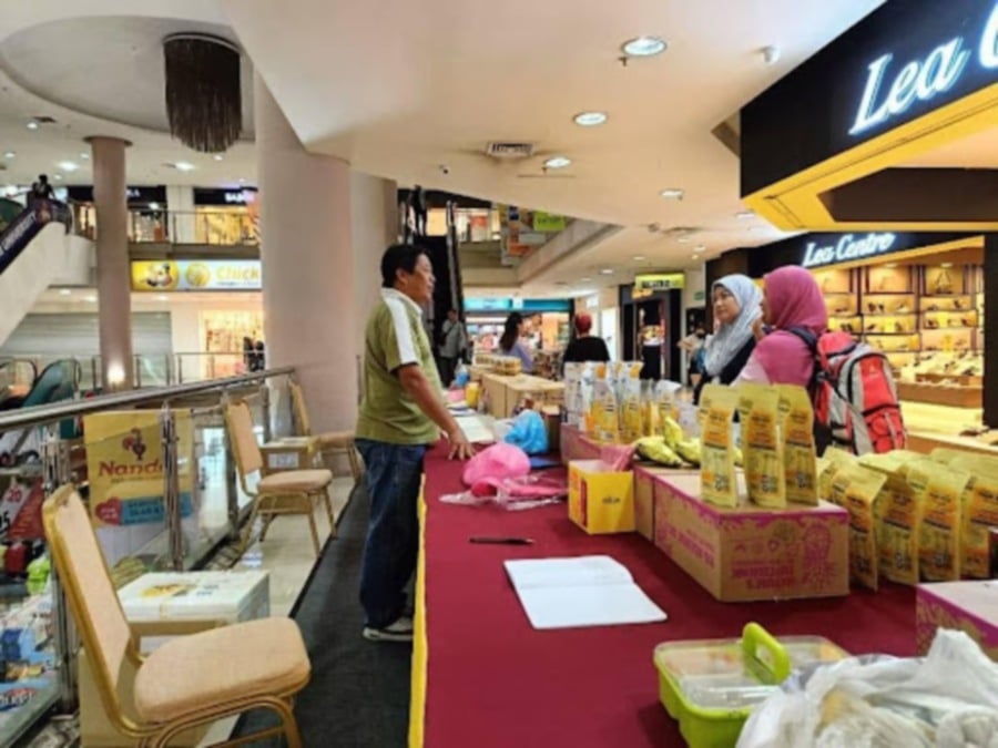 The LPNM aims to establish Miri as a continuous and consistent marketing hub for pineapple-based products. - File pic credit (UKAS)