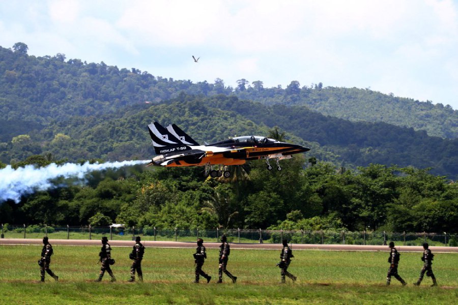 LANGKAWI: A KAI T-50B Black Eagles aircraft takes off at the ongoing Langkawi International Maritime and Aerospace Exhibition (Lima '23). -- NSTP/MIKAIL ONG