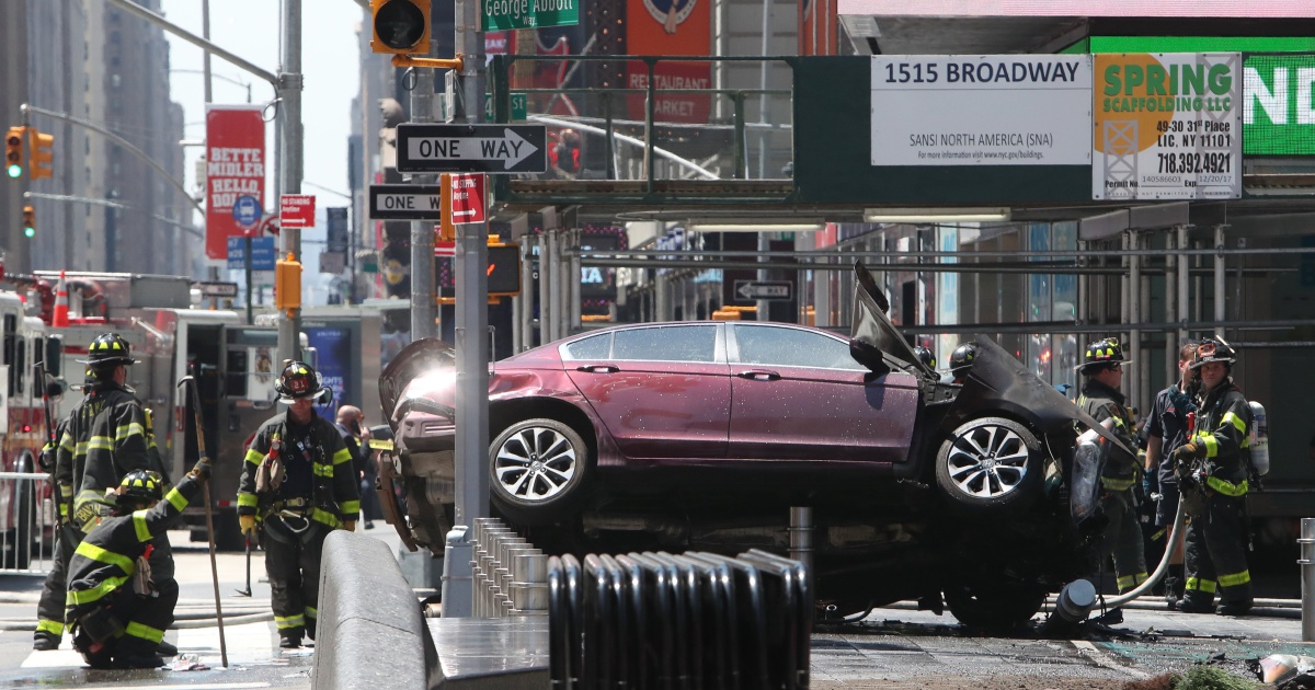 Speeding car crashes into pedestrians in New York's Times Square