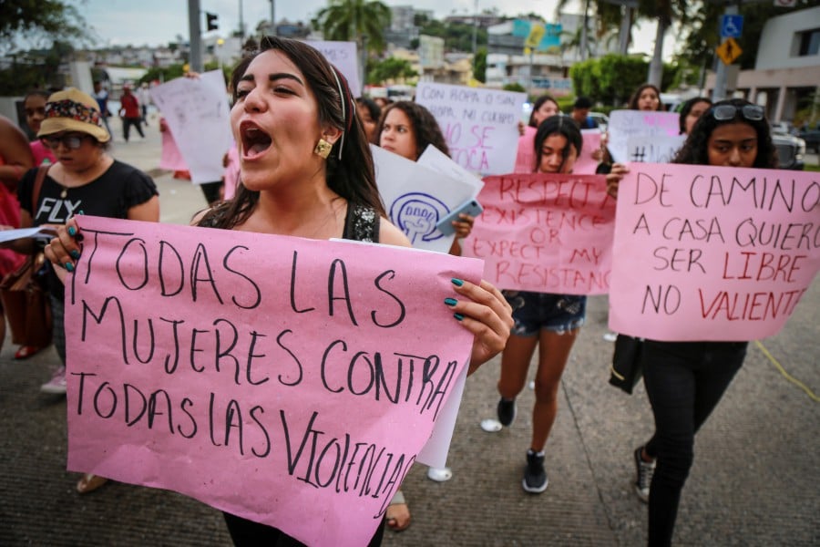 Hundreds of Mexican women protest police rape of teenager