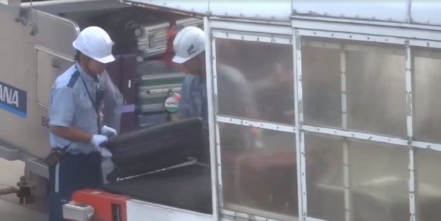 Netizens Wowed By Extremely Professional Japanese Airport Baggage Handlers Video Goes Viral