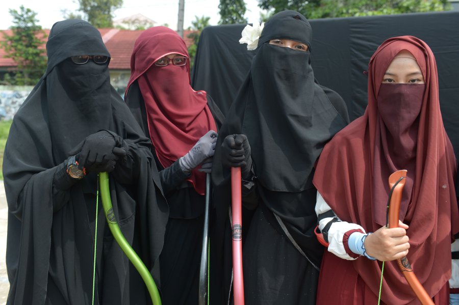  Indonesia  s Niqab  Squad takes aim at face veil prejudice 