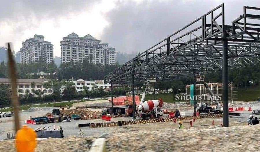 This image sourced from social media, shows the alleged work done at a toll gantry near Jalan Gohtong Jaya heading towards popular hilltop resort Genting Highlands in Bentong.