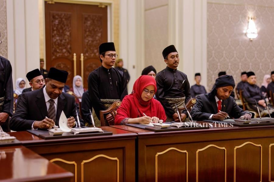 Also in the new cabinet lineup is Wanita Umno chief Datuk Seri Dr Noraini Ahmad (centre), who has been appointed deputy women, family and community minister. - Bernama pic