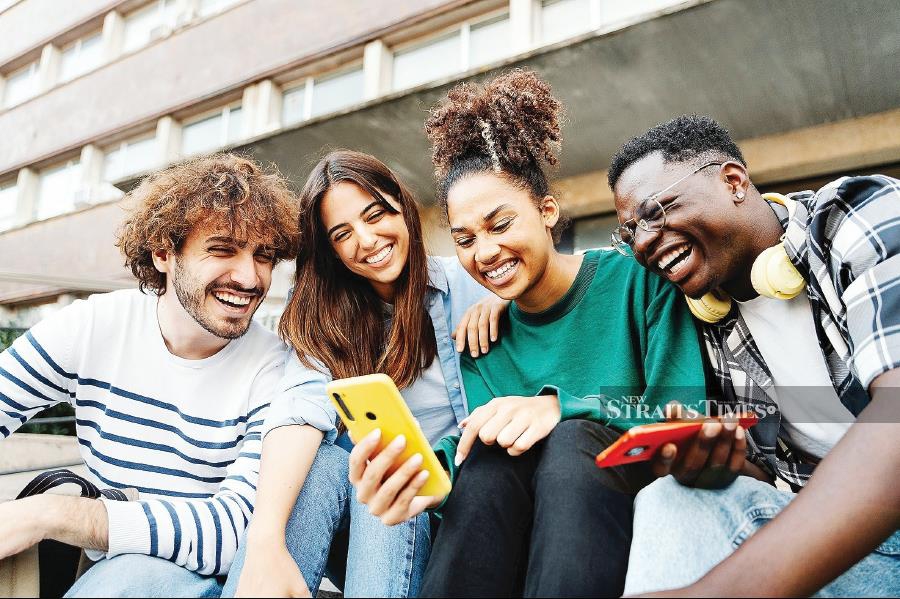 Seventy-nine per cent of young people see themselves as ‘viewers’ on social networks. 