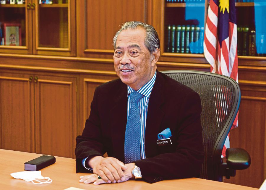 Prime Minister Tan Sri Muhyiddin Yassin today urged the people to conduct regular health checkups to ensure early detection of cancer. - Bernama file pic