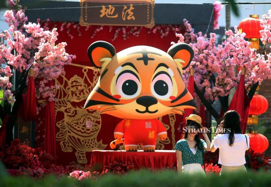 String of 2s' adds on to auspicious meaning behind second day of CNY