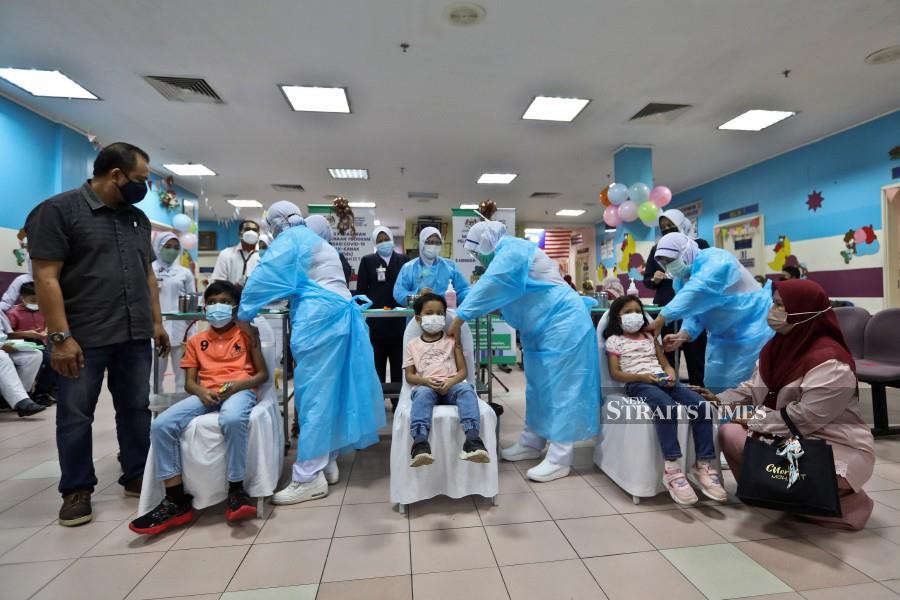 Parents in Sabah were urged to get their children vaccinated as state and Covid-19 daily cases breached the 4,000 mark for the second time in three days. -NSTP file pic