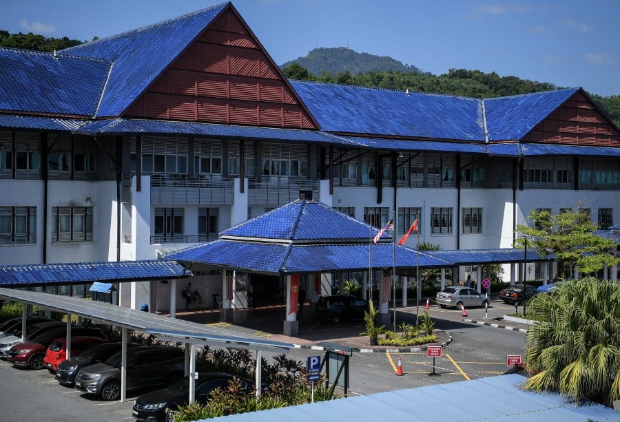 LANGKAWI: Kuah assemblyman Amar Pared Mahamud has called on the Kedah state government to attract investors to build an international-class specialist hospital in Langkawi to tap into the medical tourism sector. — FotoBernama 