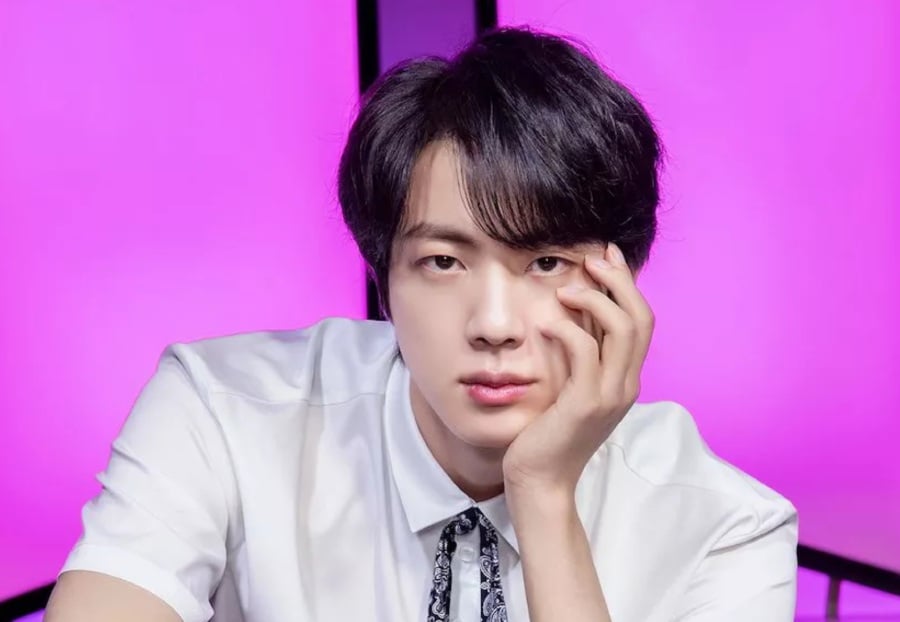 BTS member Jin who will be carrying out his military service soon managed to release his debut solo single, The Astronaut, back in October. – Pic from Soompi