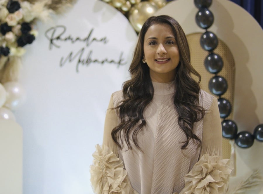 United Kingdom singer Farhana Ali’s latest song embodies the essence of gratitude and devotion, capturing the anticipation and blessings of this holy month, and what it means to give back to the community. - Pic courtesy of Universal Music Malaysia