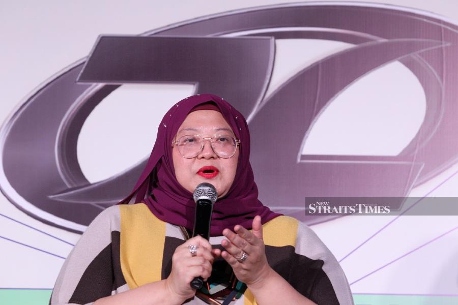 Media Prima Television Networks and Primeworks Studios CEO Nini Yusof congratulated all of the artistes and their management teams for having the courage to try out something that was quite difficult but very interesting during AJL38. – STR/AZIAH AZMEE
