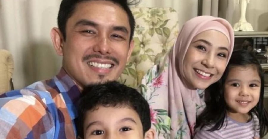 A good friend of Irma Hasmie confirmed that the actress has been divorced from her husband Redza Syah Azmeer for the past six months. (IG pic)