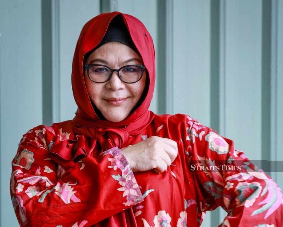 Erma Fatima has urged the Malaysian Communications and Multimedia Commission (MCMC) to step in to stop the acts of a spurned Singaporean woman who is seen to be destroying the image of the Malaysian arts industry and the reputations of local celebrities. (NSTP/ASYRAF HAMZAH)