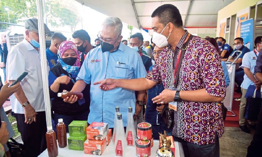 Increasing the numbers of Small and Medium Enterprises (SMEs) and Cooperatives in the halal industry is crucial as they contribute significantly to Malaysia’s economy and allows them to drive the sector.