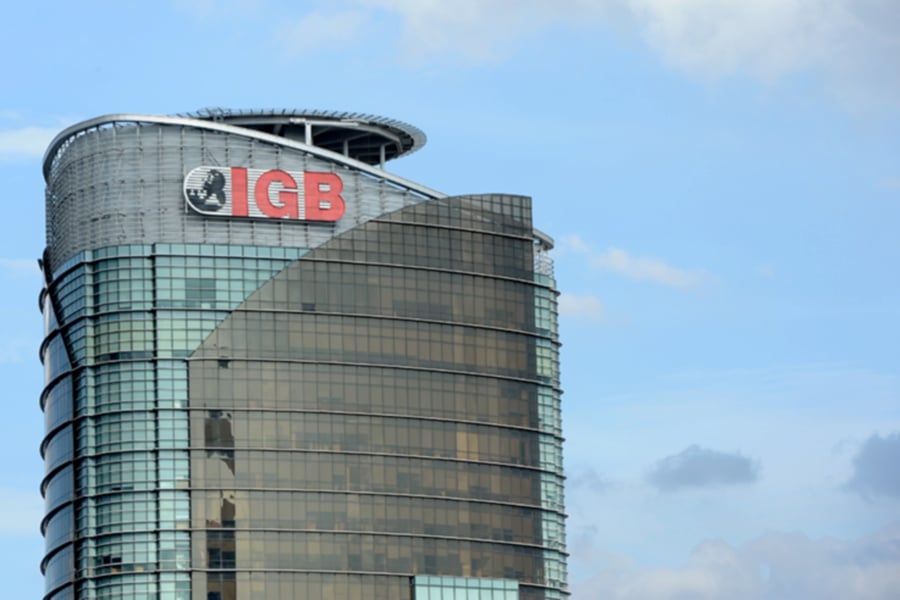 IGB Bhd’s unit Verokey Sdn Bhd has sold its entire 50 per cent stake in Black Pearl Ltd to HNG Blackfriars 1 Ltd for £104.37 million or about RM599.16 million.