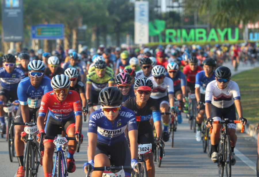  Almost 1,200 cyclists are taking part in the challenge which include a Fun Ride and a race category, Century Ride. Pix by Aswadi Alias.