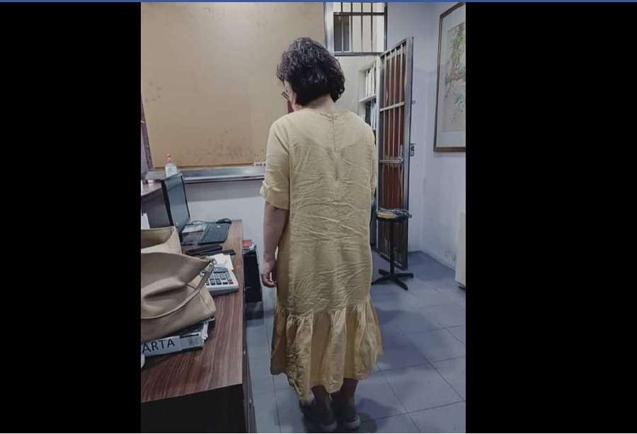 A 60-year-old woman was barred from using the elevator to renew her business permit on the second floor after entering the premises as a security guard had deemed her attire ‘inappropriate’. - Pic credit Facebook Tan Tuan Peng