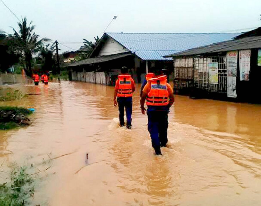 Flash Floods Strike JB, Surrounding Areas; 20 People Evacuated | New ...