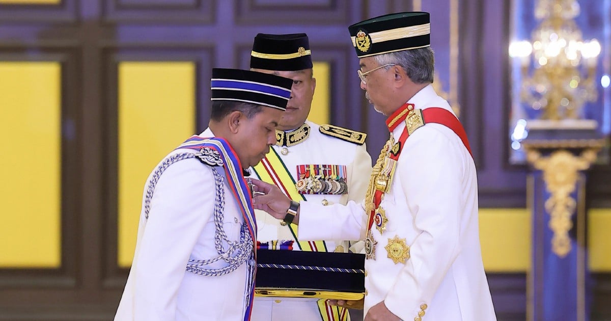 Ayob Khan heads list of police award recipients | New Straits Times