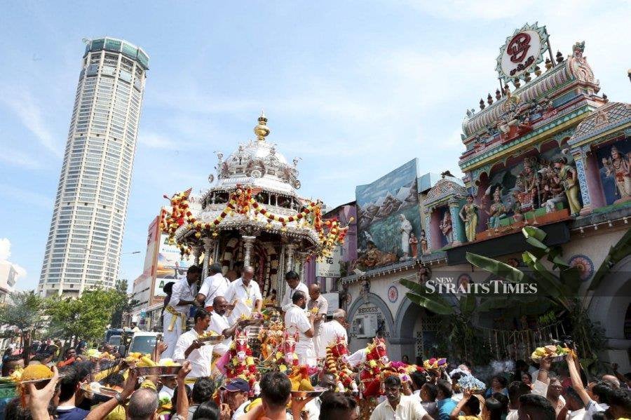 Several main roads in Penang will be closed due to the procession of the gold and silver chariots in conjunction with Thaipusam on Thursday (January 25). - NSTP file pic