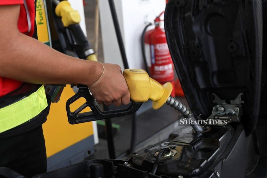 Domestic Trade and Cost of Living Minister Datuk Seri Salahuddin Ayub said the implementation of the initiatives will start with diesel before moving on to the other types of fuel. - NSTP file pic
