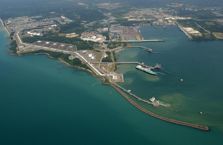 Petronas secures investments in two LNG plants from Mitsubishi Corporation