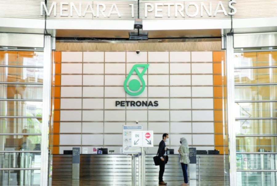 Malaysian state-run Petronas said on Thursday its liquefied natural gas (LNG) complex in Bintulu was fully restored on Sunday, more than a week after a power loss incident disrupted normal operations.