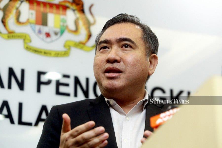Transport Minister Anthony Loke says there is no need for Human Resource Minister V. Sivakumar to take a leave of absence as he is not a suspect in the MACC investigation. -- NSTP/MOHD FADLI HAMZAH 
