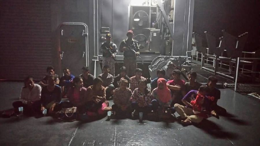 “There were 19 people on board and all of them had no tvalid travel documents. They were from Jolo island, Philippines, Hafiz said adding all were handed over to the Eastern Sabah Security Command for further action. Courtesy pix