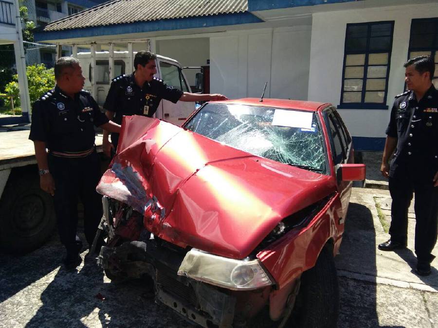 (File pix) Two Sandakan policemen were injured when car thieves rammed their vehicle in a bid to flee.