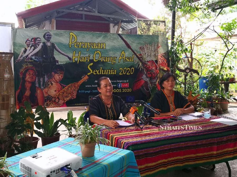 PACOS TRUST executive director Anne Lasimbang (left) and former Assistant State Laws and Native Affairs minister Jannie Lasimbang during the press conference of World's Indigeneous Day  celebration here. - NSTP/  OLIVIA MIWIL