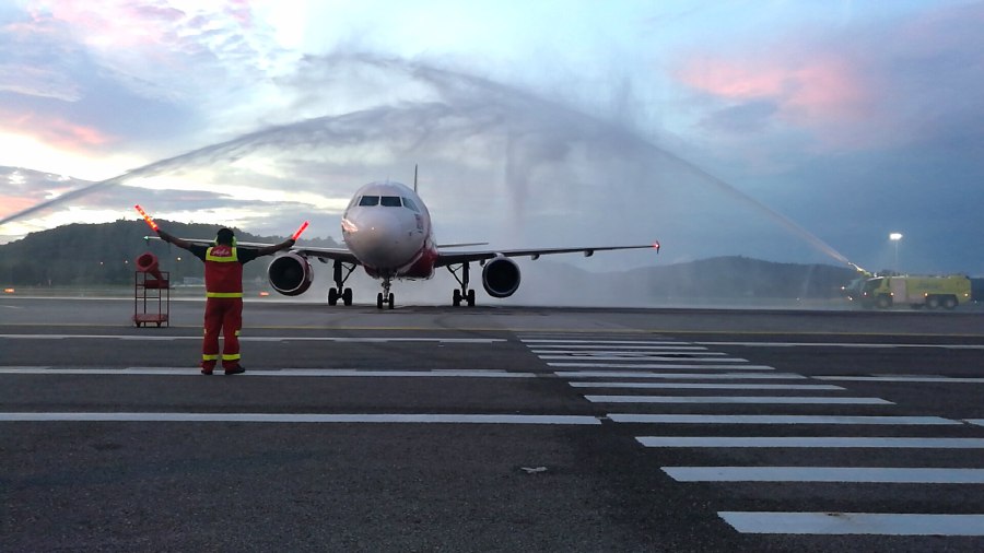 AirAsia celebrates inaugural flight from Shenzhen to ...