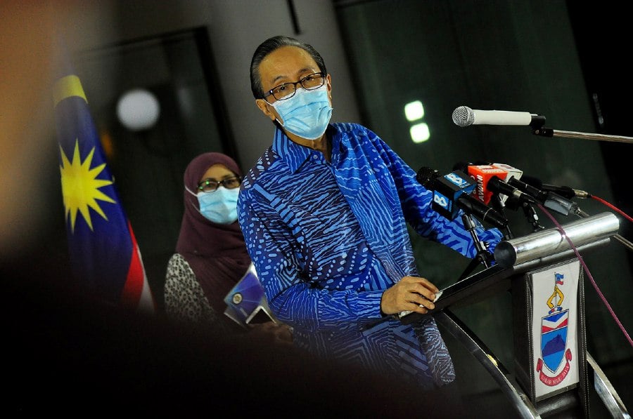 Sabah Covid-19 spokesman Datuk Seri Masidi Manjun said the R-naught (R0) for Sabah was currently at 1.0 which means each infected person can infect one other person, on average. - NSTP/MOHD ADAM ARININ