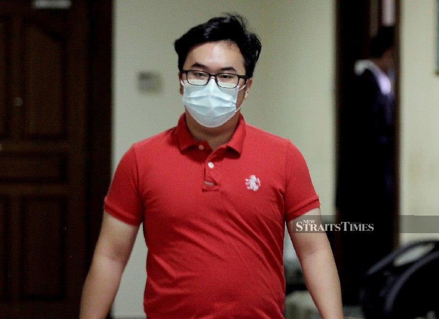 3 Months Jail Rm5 000 Fine For Student Who Drove Into Traffic Cop Nsttv