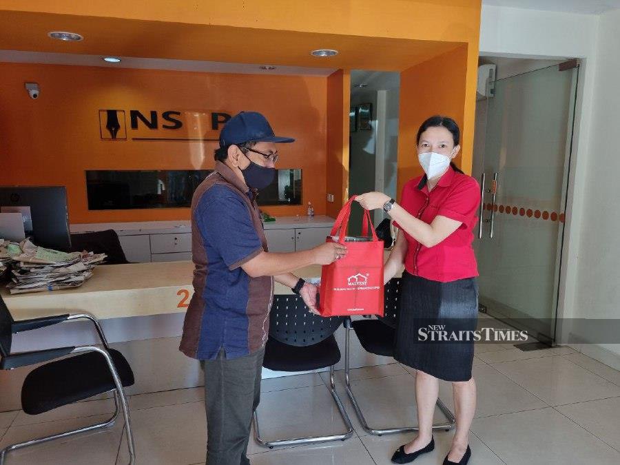 Company donates face masks to Kelantan media practitioners | New ...