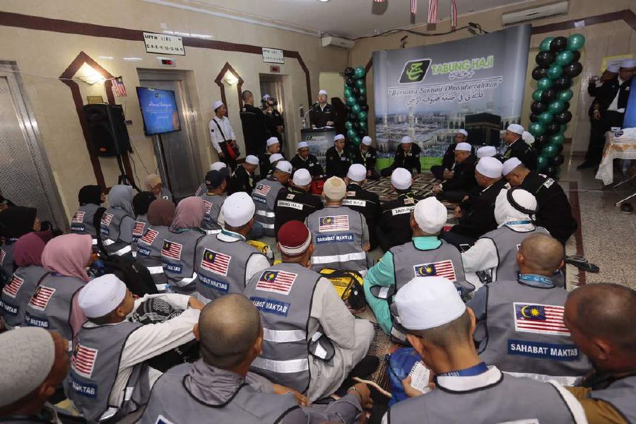 Tabung Haji (TH) today held an appreciation ceremony for their Sahabat Maktab, volunteers who assisted TH in managing pilgrims for the 1438H Haj season. Pic by NSTP/ courtesy of Tabung Haji