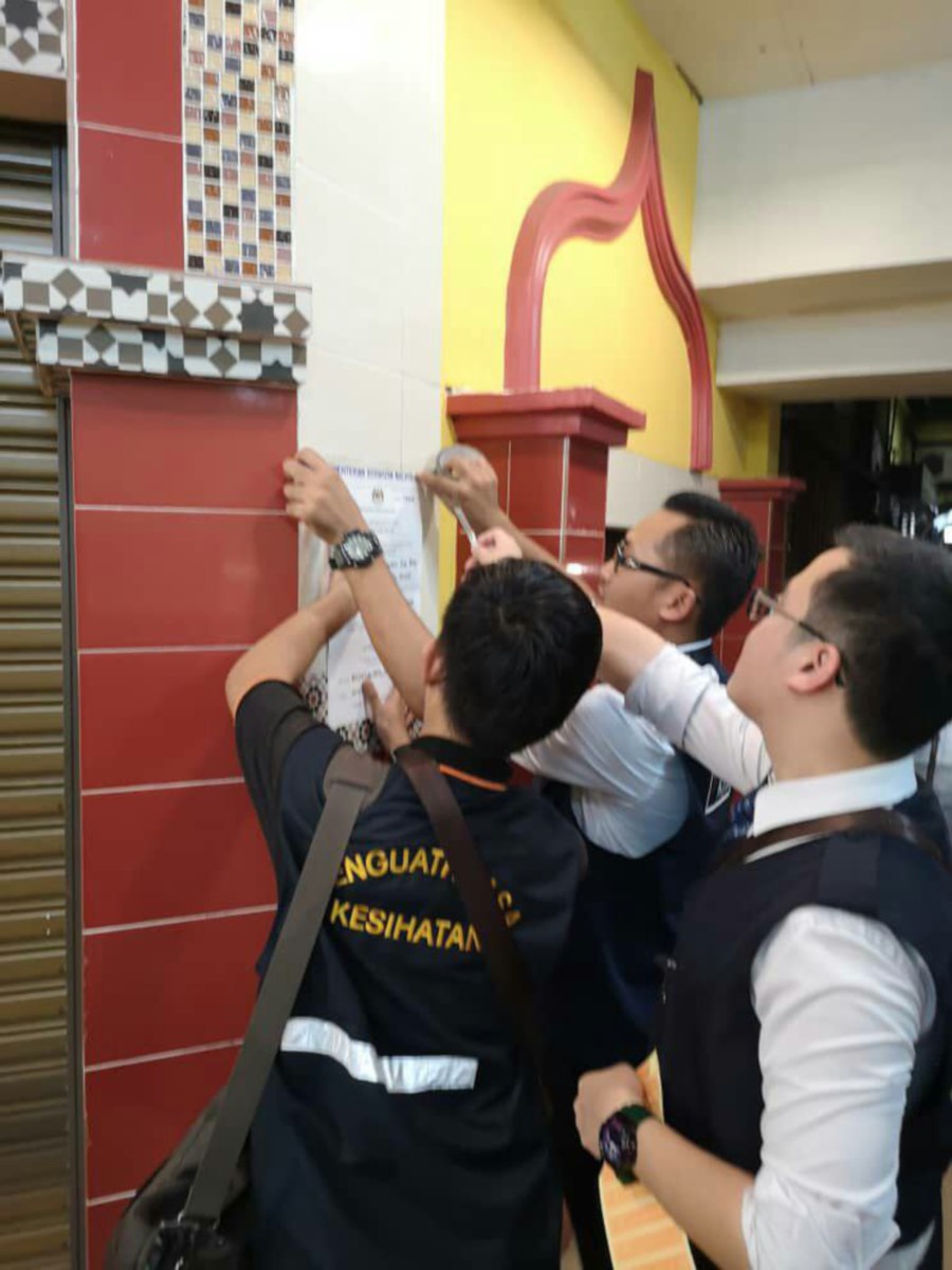 "A health officer issued a two-week closure notice to the restaurant, effective today, because checks found the restaurant to be operating in an unclean condition.” Pix courtesy of Penang Health Department