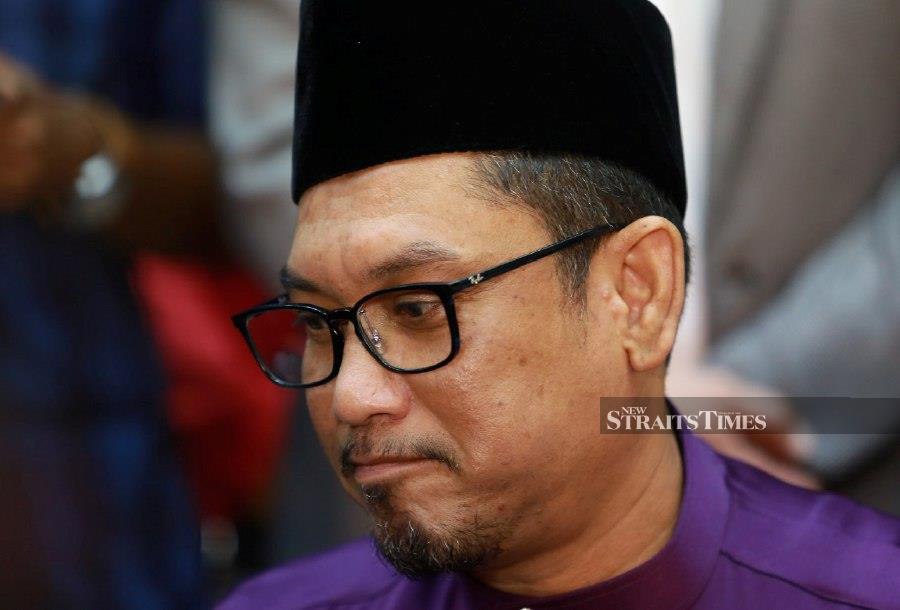 “When I seek an audience with the Sultan, I can advise him to dissolve the government but the situation is still not conducive for a state election. So what should I do?”, said Ahmad Faizal. NSTP/SHARUL HAFIZ ZAM 