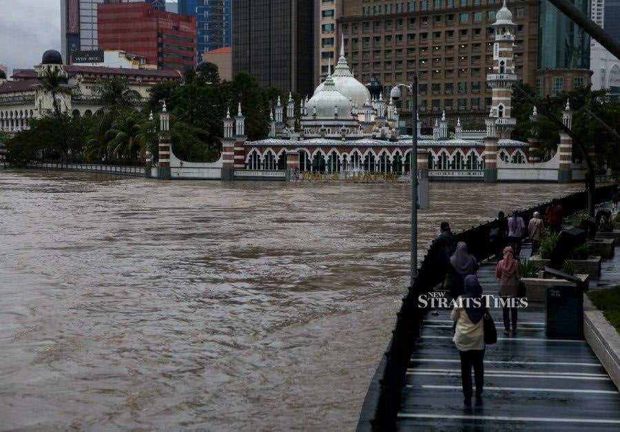 Masjid jamek flood
