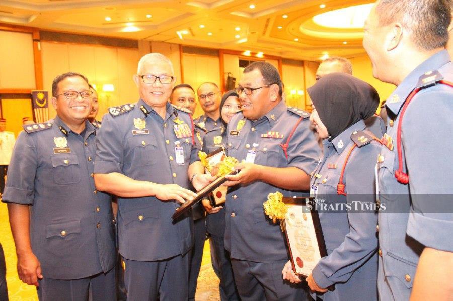 8 firemen dismissed last year | New Straits Times | Malaysia General ...