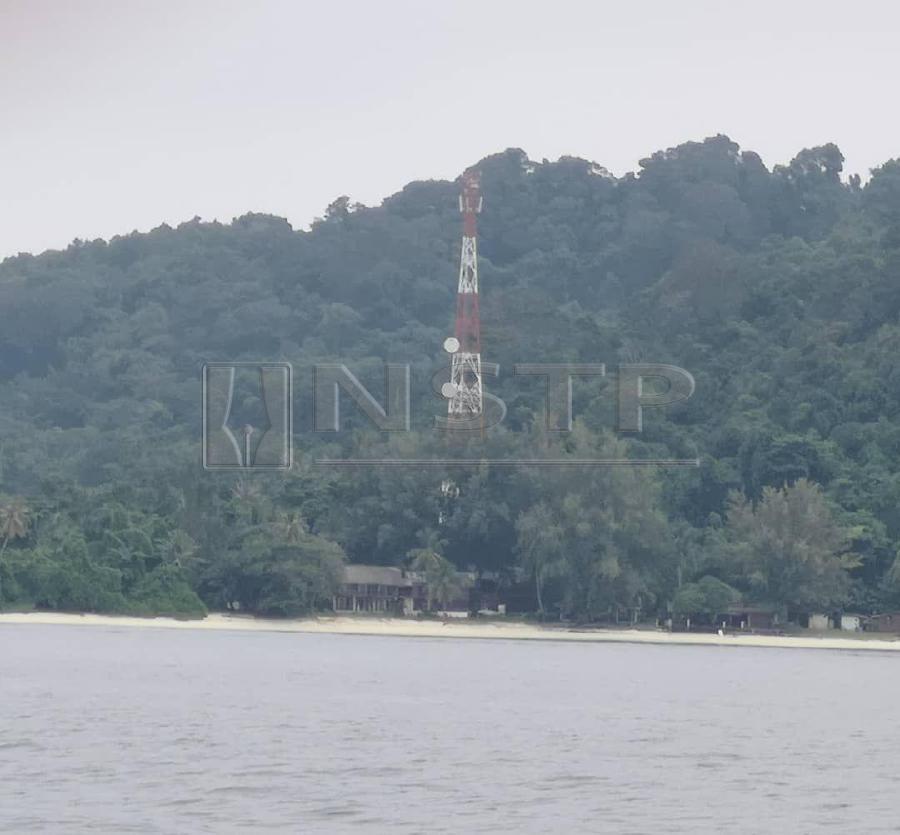 The Malaysian Communications and Multimedia Commission (MCMC) has assured that remedial measures will be undertaken to address the poor telecommunications connection in Pulau Lang Tengah, Terengganu. (Pix by Adrian David)