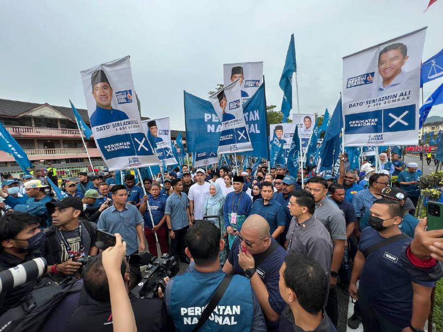 GE15 Gombak candidates arrive for nomination  New Straits Times